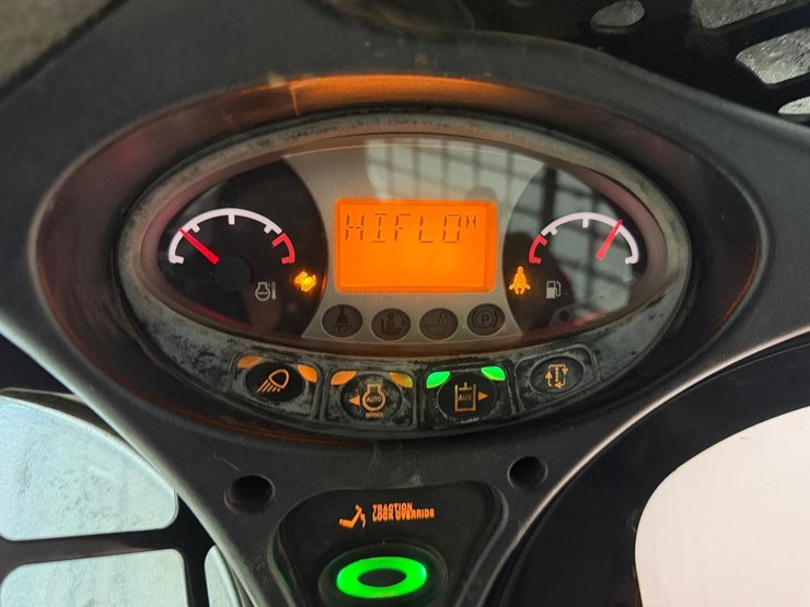 bobcat-t770-image-23