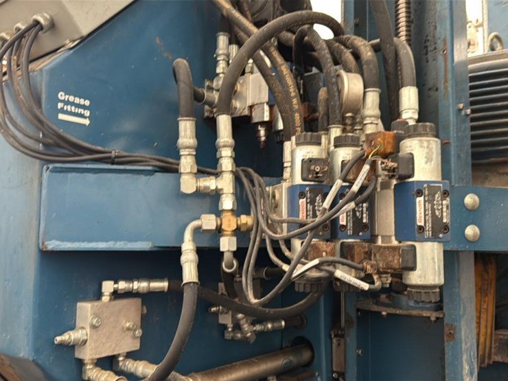 #166-•-2012-baker-dominator-stationary-bandmill-image-19