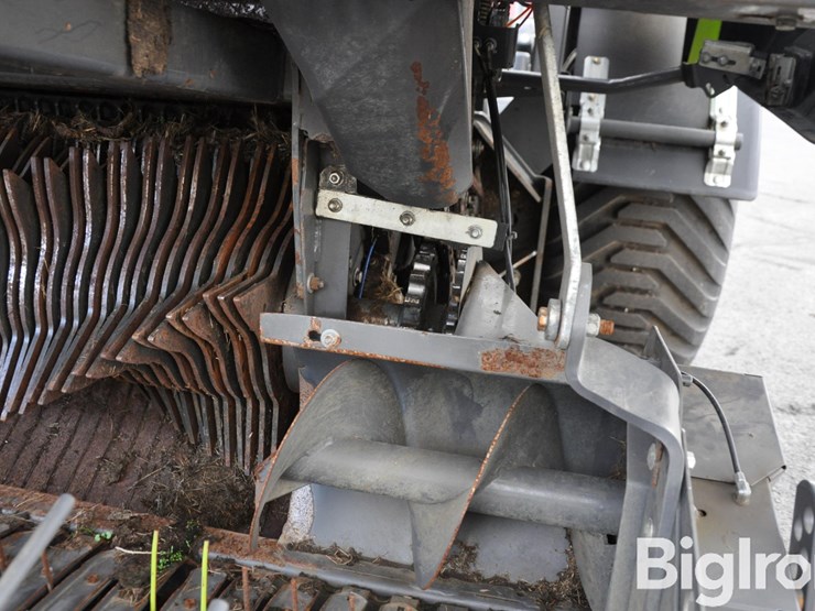 2020-claas-455-rollant-uniwrap-round-baler/bale-wrapper-image-19