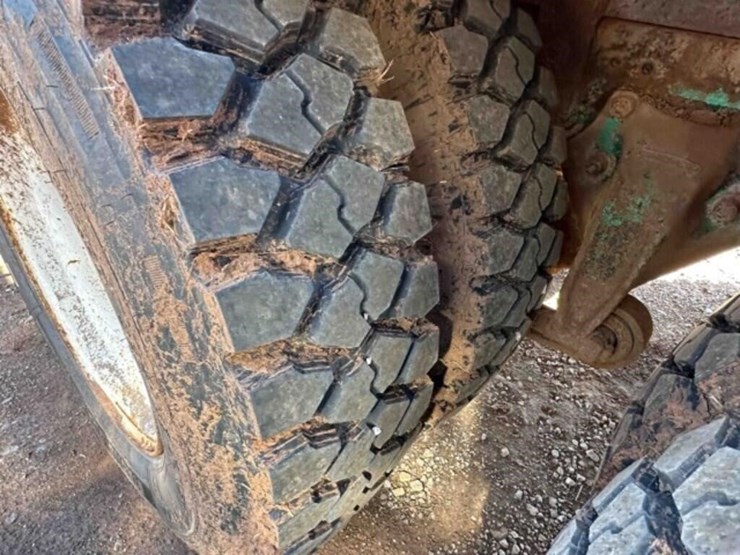 1996-freightliner-bobtail-water-truck-image-22