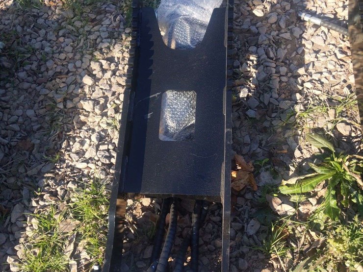 unused-5-ton-hydraulic-thumb-clamp-image-3