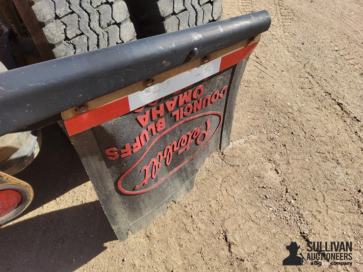 2013-peterbilt-388-image-18