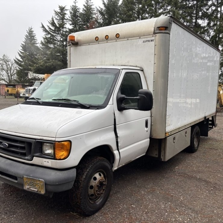 2003 FORD E350 SD