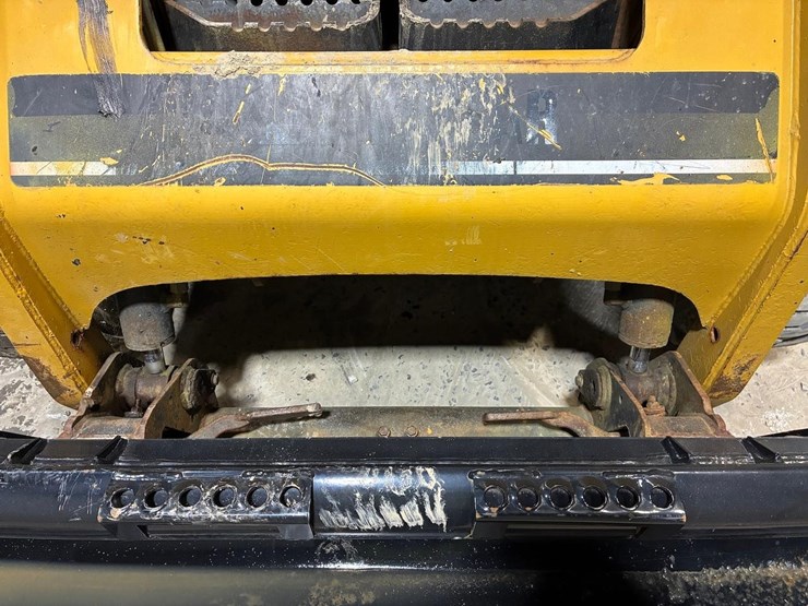 caterpillar-226b-image-10