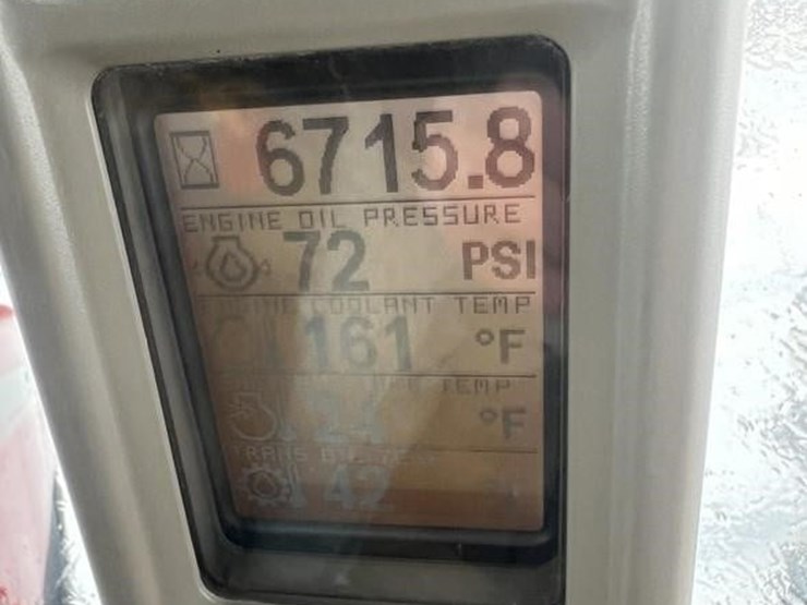 case-ih-magnum-260-image-32