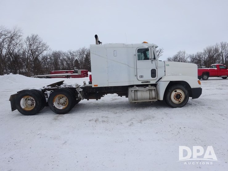 1994-freightliner-fld120-image-40