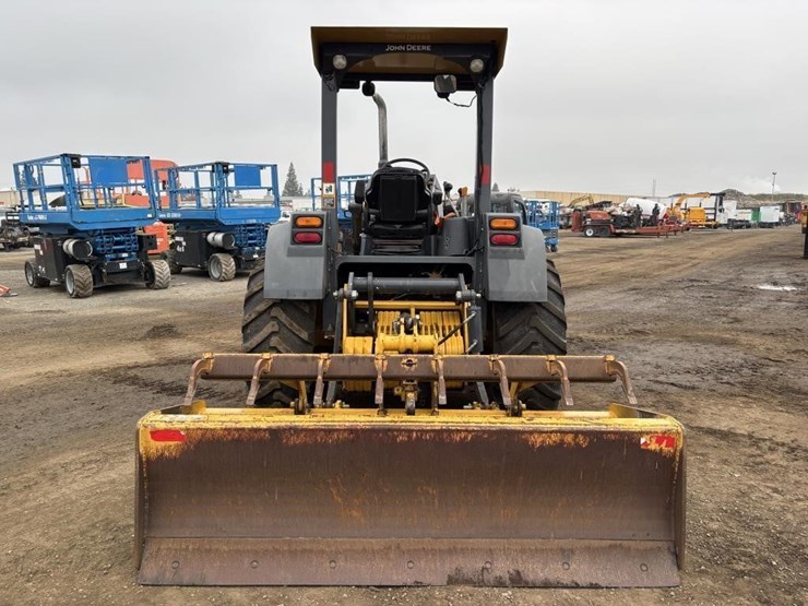 2017-deere-210l-image-8