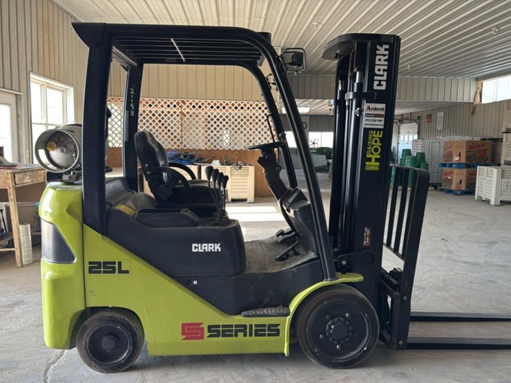 #112-•-2021-clark-s25cl-forklift-image-7