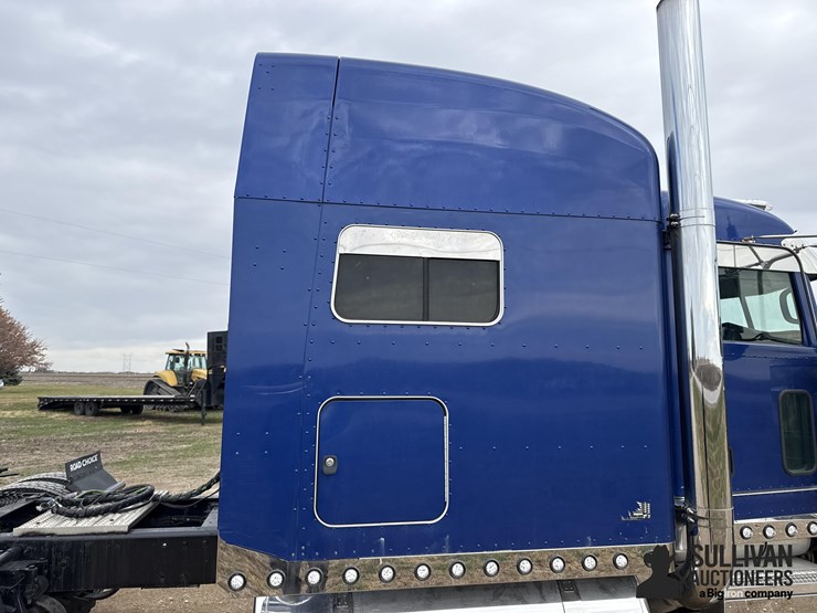 peterbilt-389-image-14