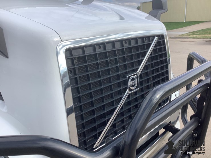 2015-volvo-vnl-t/a-truck-tractor-image-18