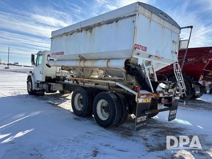 1998-freightliner-fl80-image-9
