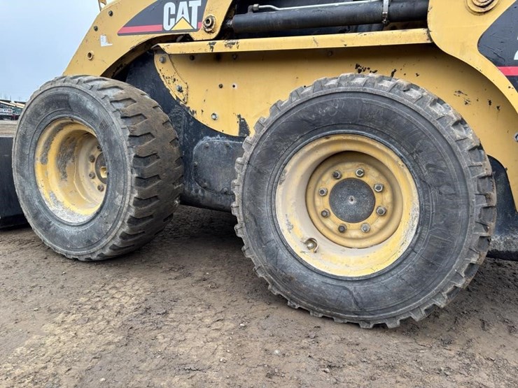 2006-caterpillar-246b-image-15