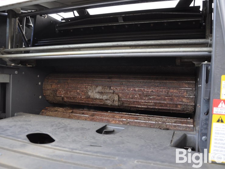 2020-claas-455-rollant-uniwrap-round-baler/bale-wrapper-image-17