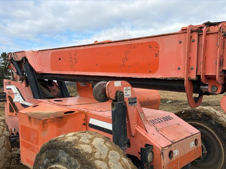 #107-•-2015-jlg-6042-telehandler-image-15