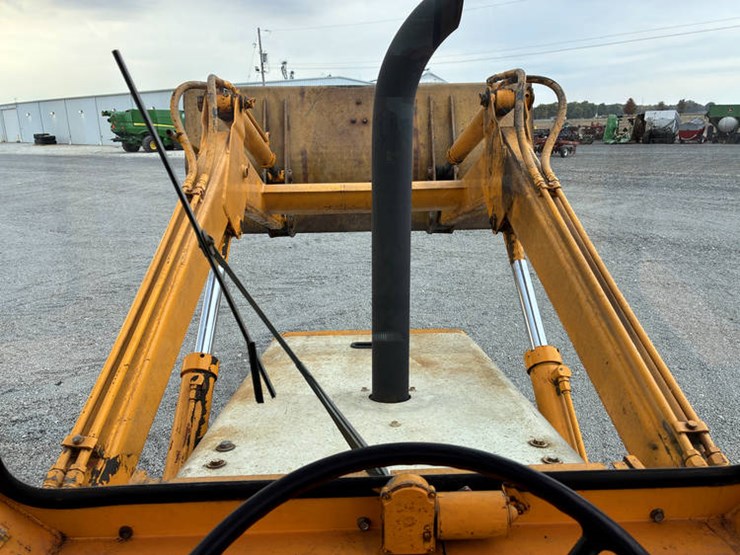 case-ih-3400-image-31