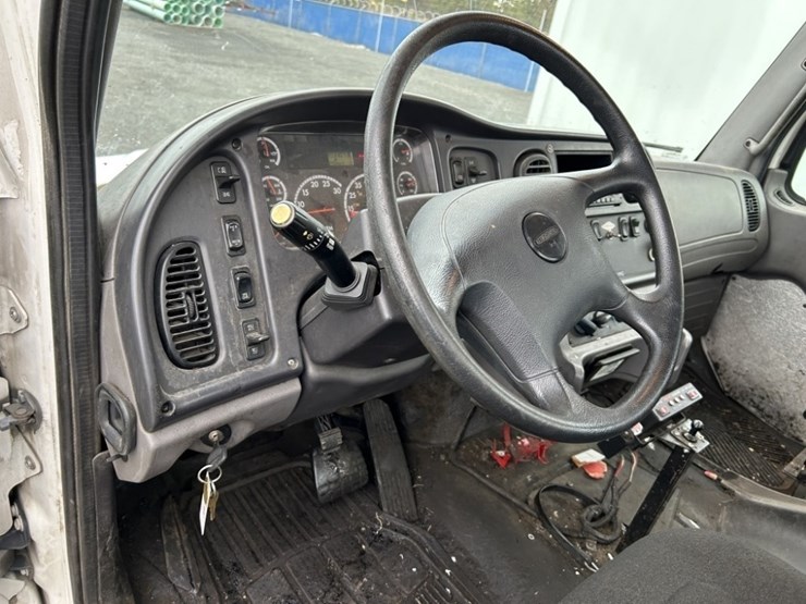 2009-freightliner-m2-s/a-asphalt-patch-truck-image-20