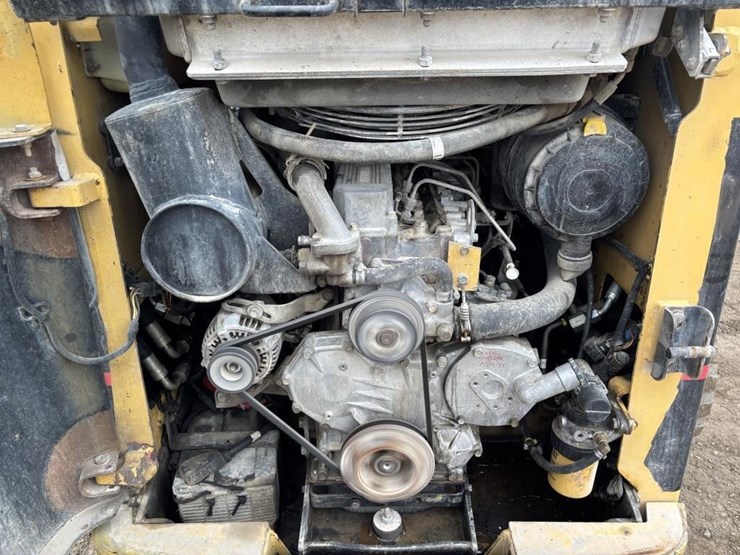 2006-caterpillar-246b-image-32