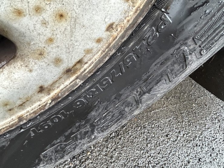 2003-chevrolet-silverado-pickup-image-10