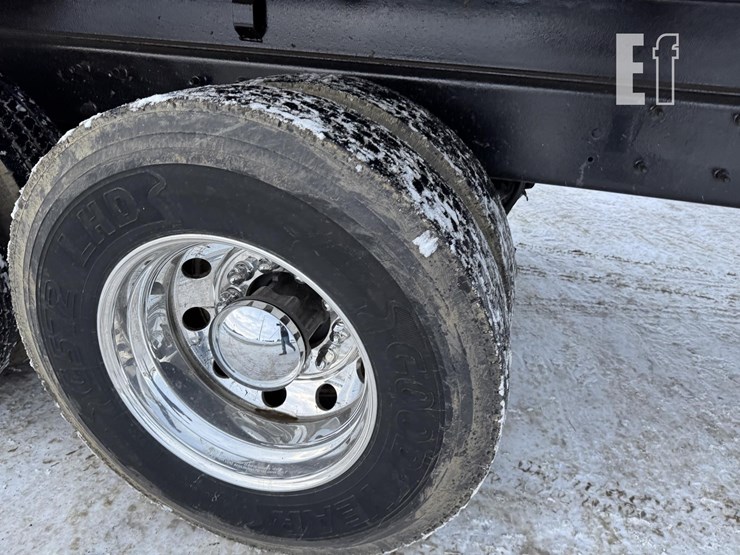 2004-mack-granite-cv713-image-8