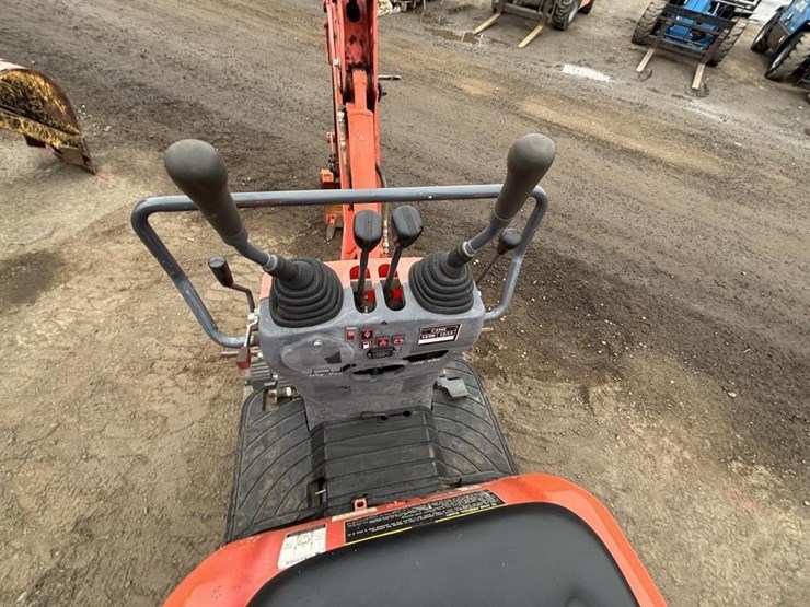 2015-kubota-k008-3-image-24