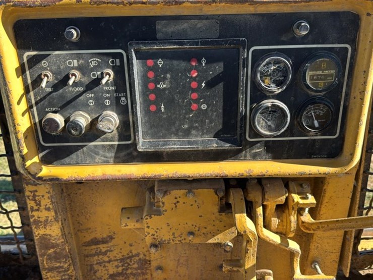 caterpillar-d4h-image-39