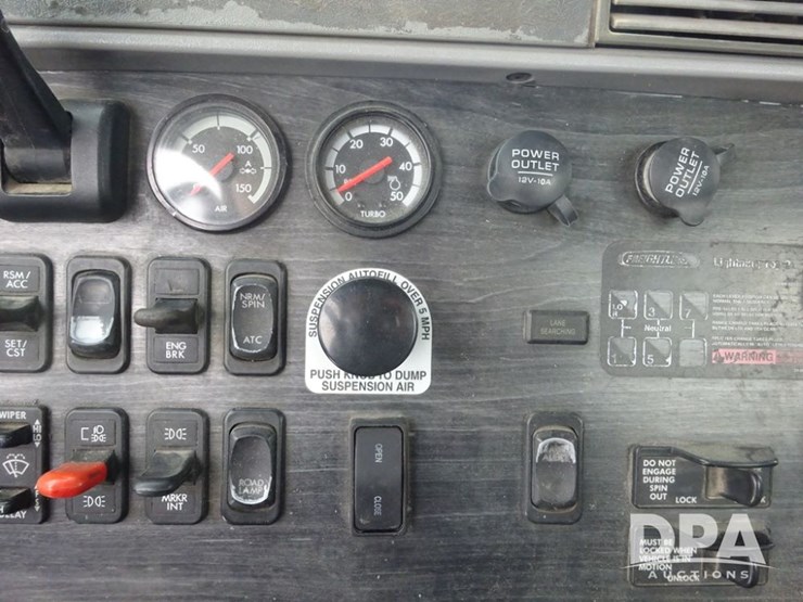 2007-freightliner-columbia-112-image-93