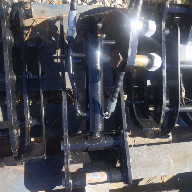 UNUSED MINI EXCAVATOR HYDRAULIC THUMB