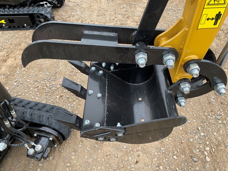 #9222-•-2025-unused-cfg-mini-excavator-image-5