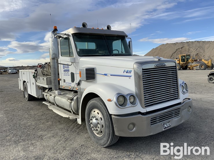 freightliner-coronado-132-image-3