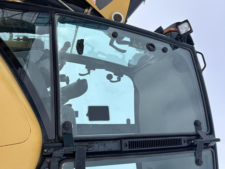 caterpillar-420e-image-43