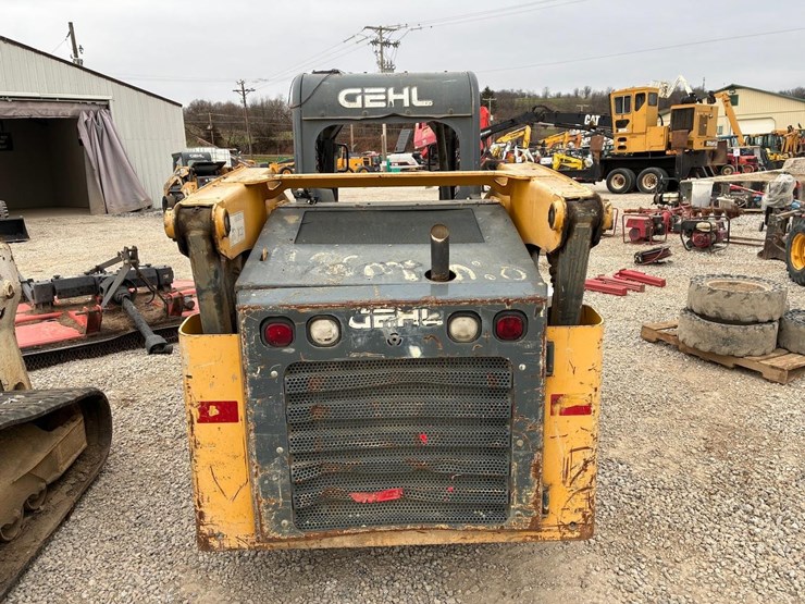 gehl-v270-image-4