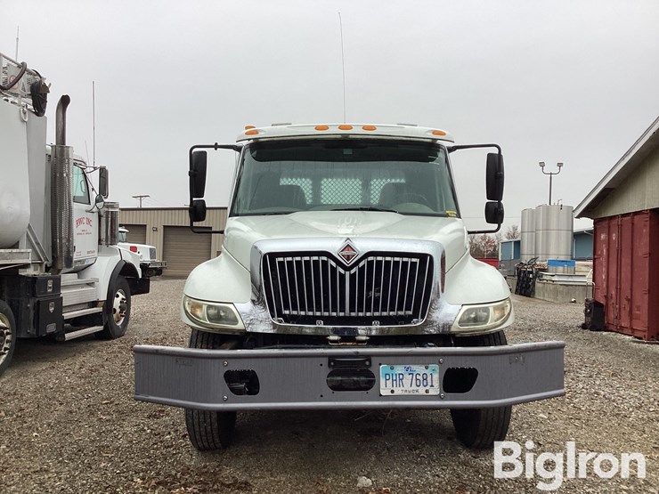 2013-international-durastar-4300-image-2