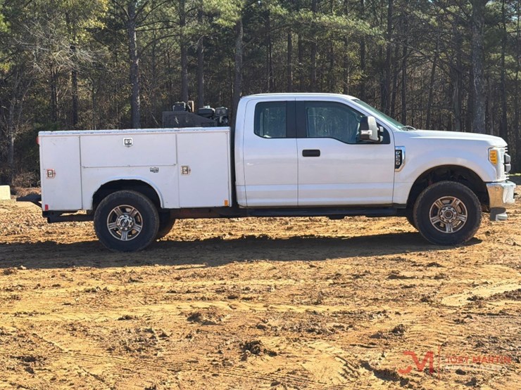 ford-f250-xl-image-2