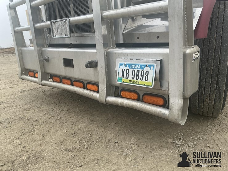 peterbilt-379-image-12