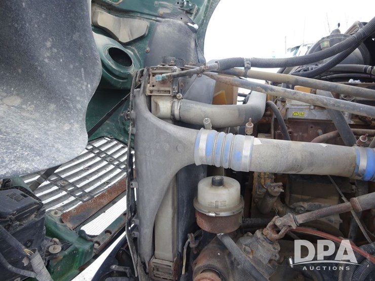 2007-freightliner-columbia-112-image-71