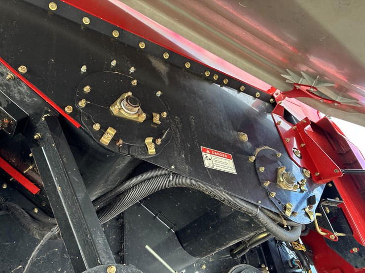 case-ih-6088-image-79