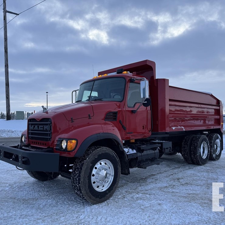 2004 MACK GRANITE CV713