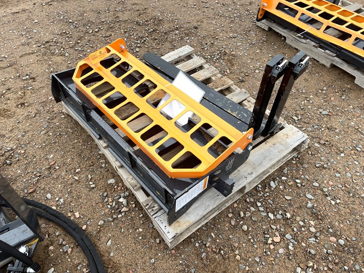 #2060-•-unused-2025-landhonor-pallet-fork-attachment-image-3