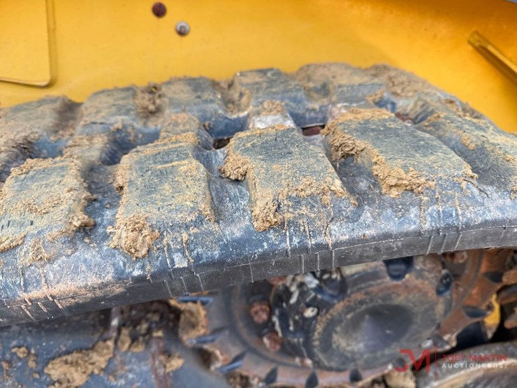 2022-deere-317g-image-6