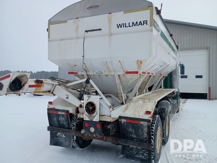 1996-freightliner-fld120-image-13