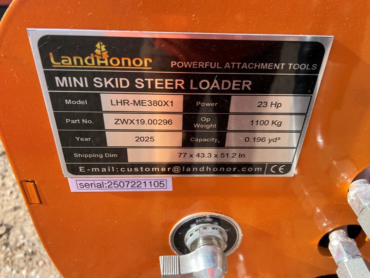 #9290-•-unused-2025-landhonor-mini-skid-steer-loader-image-8