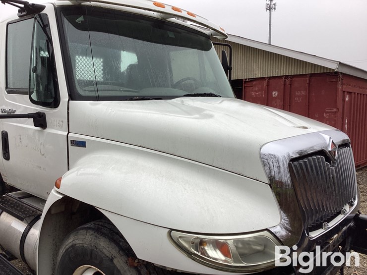 2013-international-durastar-4300-image-9