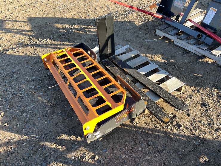 #2061-•-unused-2025-landhonor-pallet-fork-attachment-image-2