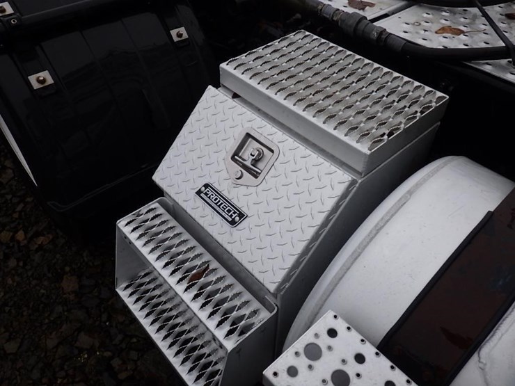 freightliner-cascadia-125-image-24