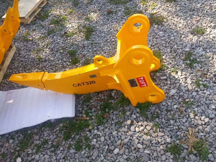 caterpillar-320-image-1