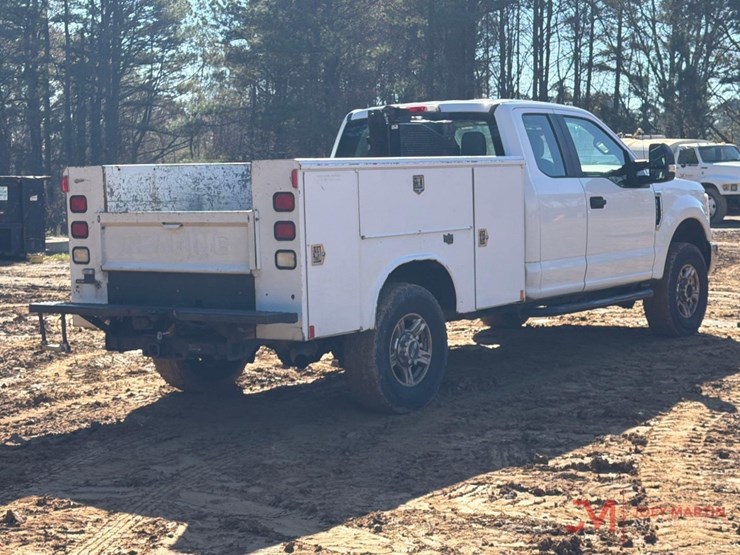 ford-f250-xl-image-3