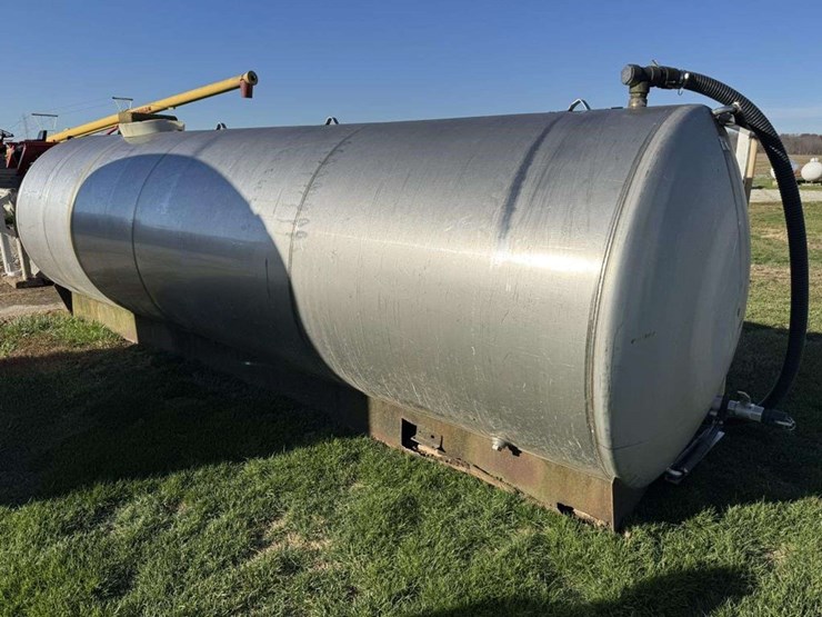 stainless-2500-gal-tank-image-1