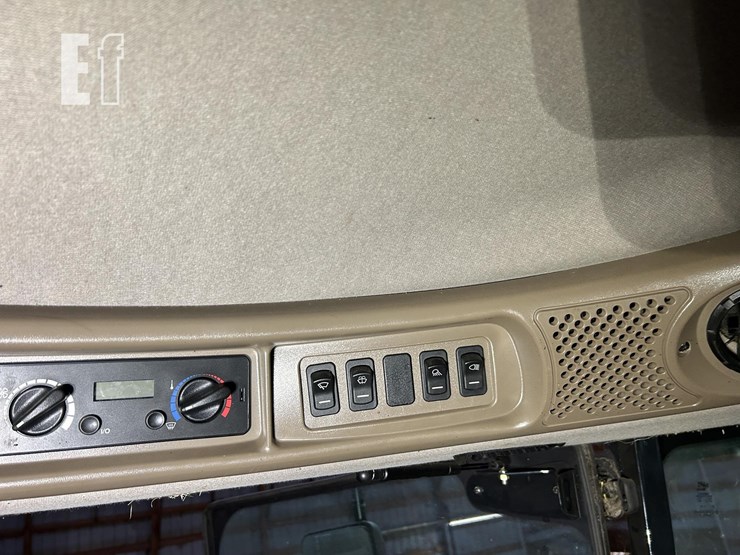 2018-case-ih-wd2504-image-29