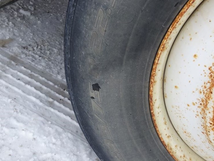 1994-freightliner-fld120-image-44