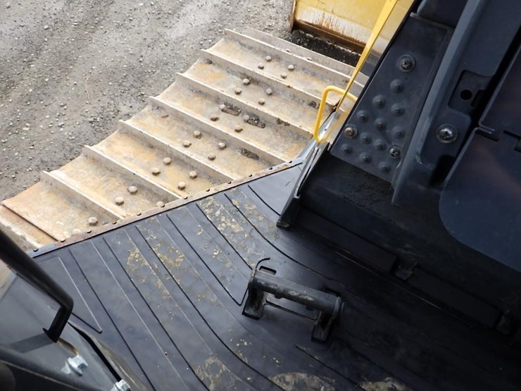 2019-deere-450k-lgp-image-32